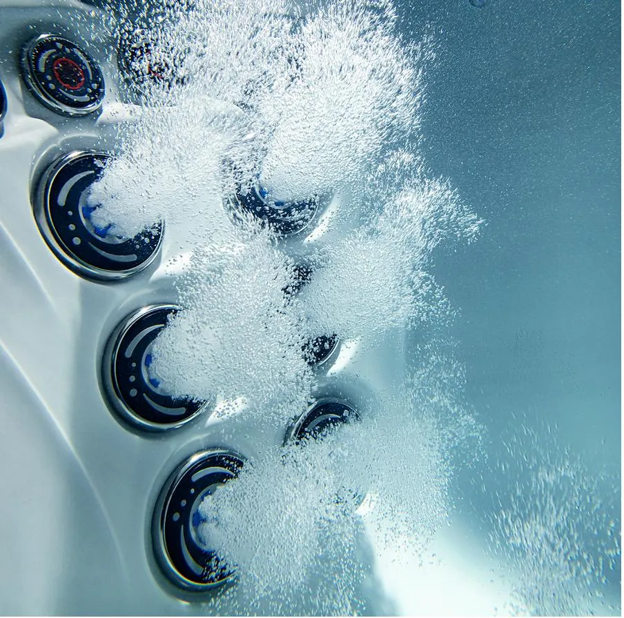 Jacuzzi Marquis z podświetleniem i systemem dysz
